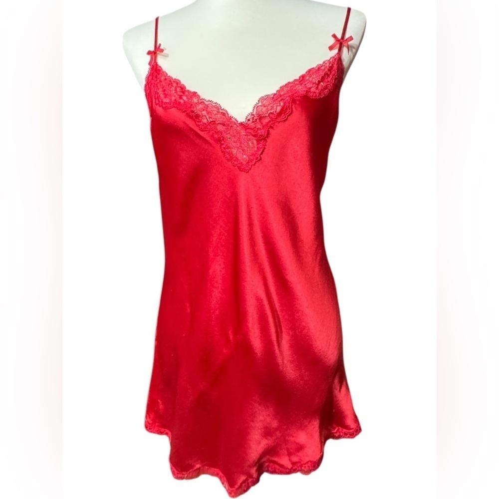 Victoria’s Secret Red Satin Rhinestoned Lace Chemise with Matching Robe M Medium